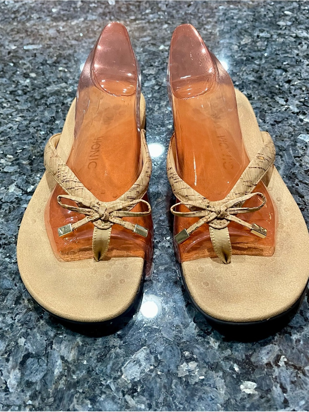 Vionic Bella Tan Cork Thong Sandals w/ Gold Hardware Size 10.5